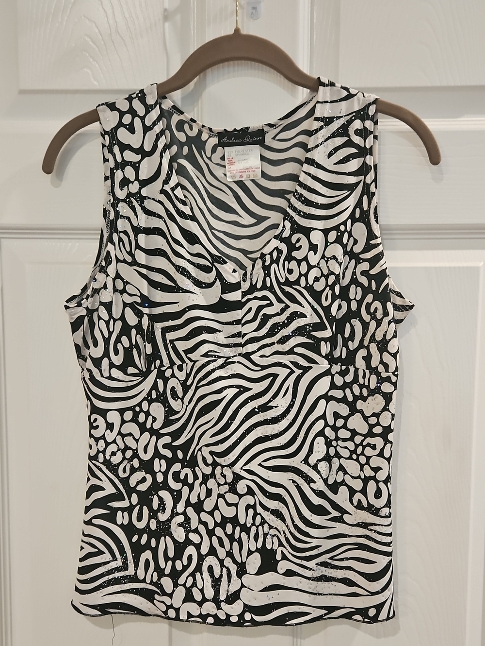 Sleeveless Zebra-Print V-Neck Top - Black & White